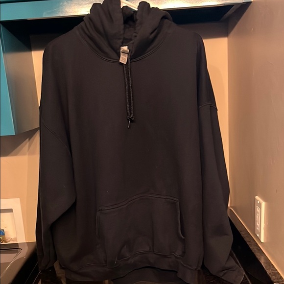 Gildan Black Hoodie with The Immaculate Heart of Mary Design - Picture 3 of 3